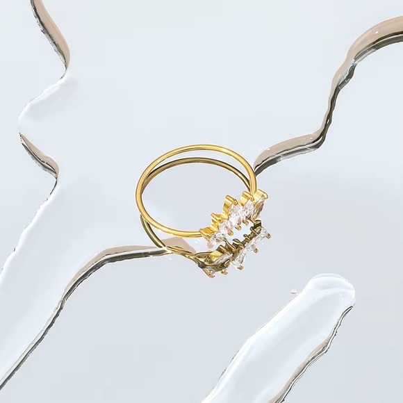 Size 7 | 18K Gold Plated Cubic Zirconia Crown Ring - Picture 3 of 9